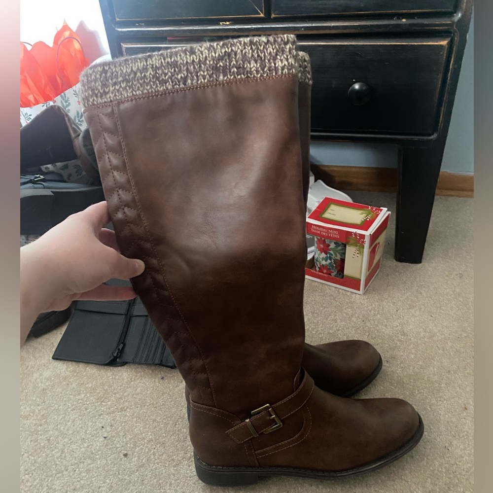 🧁 NWOT Brown winter boots size 9